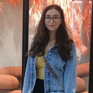 Meet your Posher, Ana